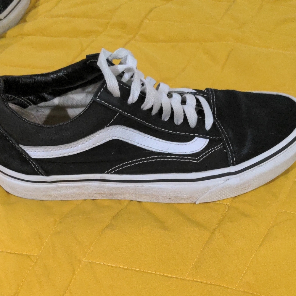 Vans Men's Classic Black and White Sneakers